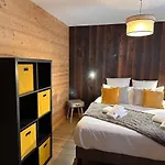 Plume D'eau - Jacuzzi, Piscine Et Petanque * Gerbepal