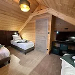 Plume D'eau - Jacuzzi, Piscine Et Petanque Chalet Gerbepal