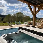 Plume D'eau - Jacuzzi, Piscine Et Petanque Chalet